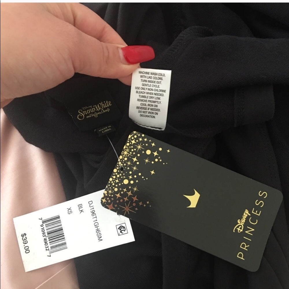 NWT Disney Fairest of them all Black T-Shirt Sz XS - Picture 7 of 7
